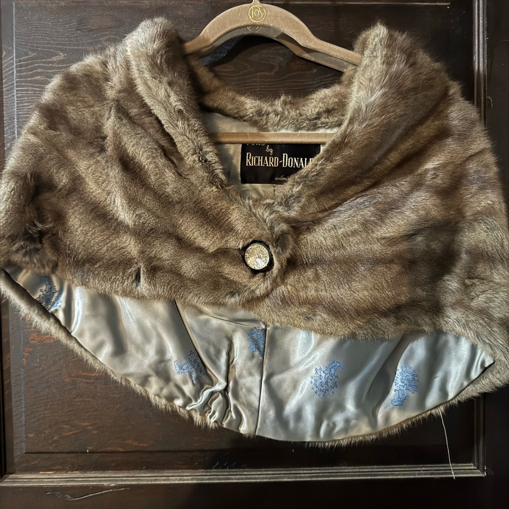 Vintage Furs by Richard-Donald Wilmington, del. Faux Fur Shawl